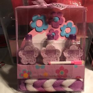 Girl gift bath set